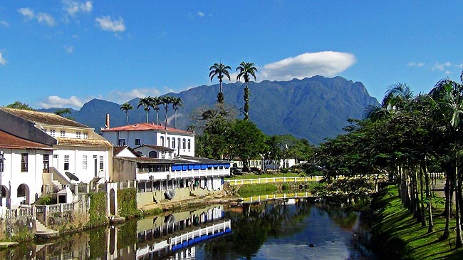 The Nhundiaquara River